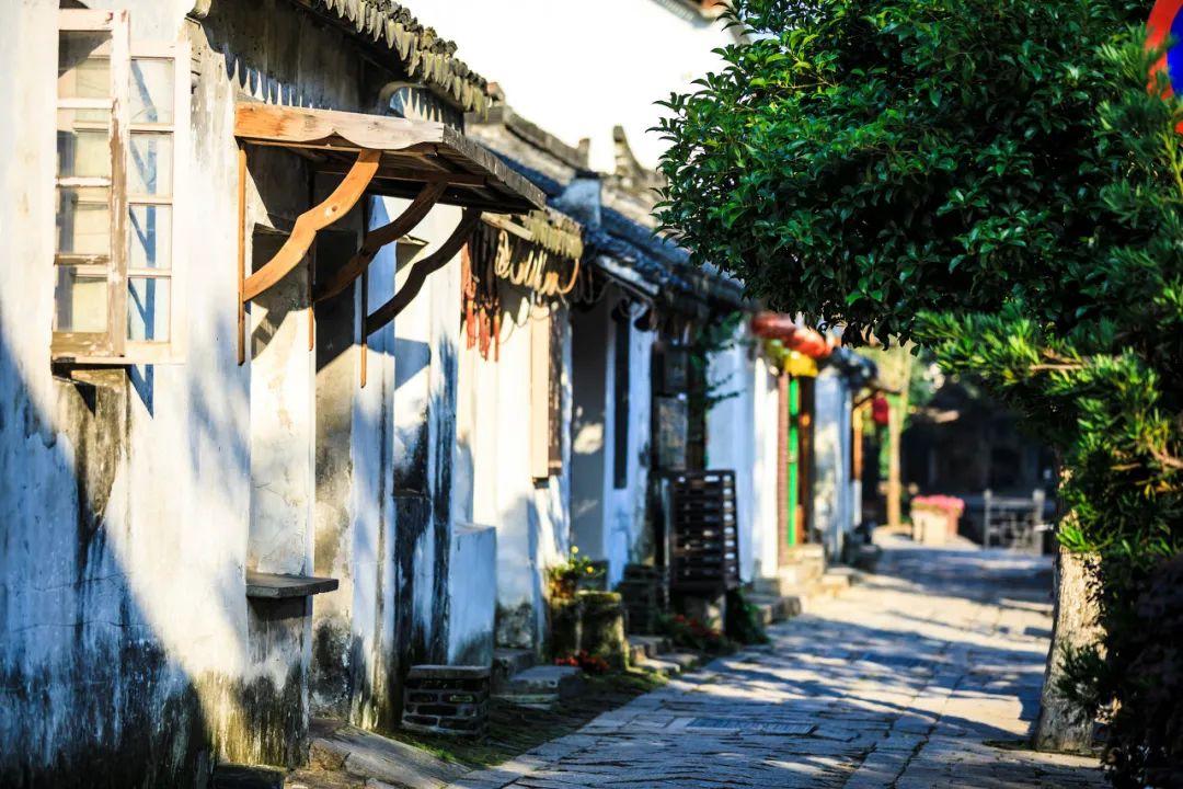 兆易创新跌7% 去年净利预降9成计提资产减值损失6亿